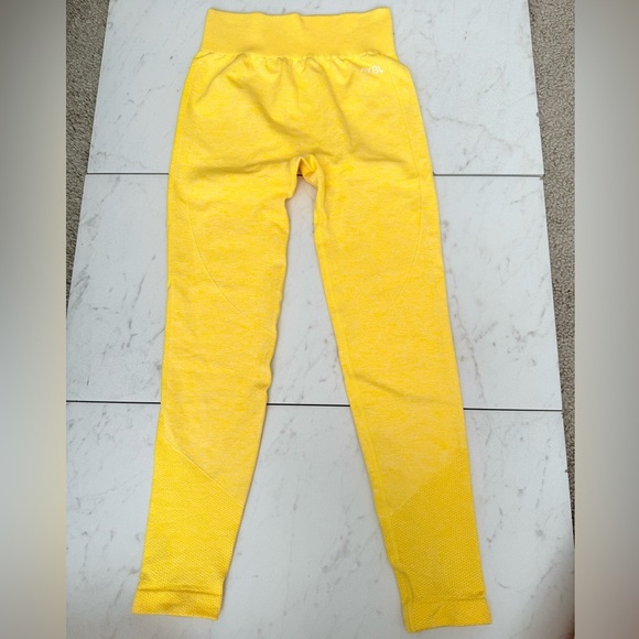 AYBL Motion Seamless Leggings in Vibrant Yellow; size small - Picture 3 of 6